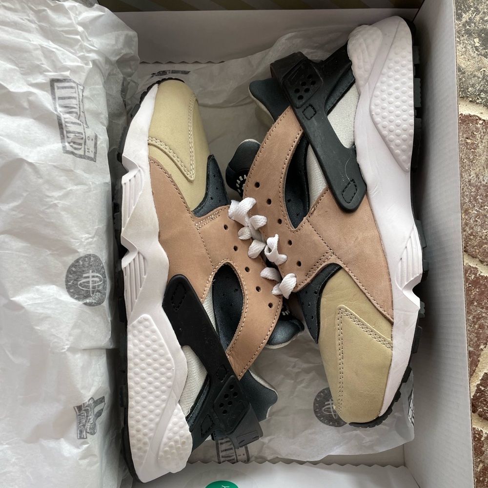 Nike Air Huarache OG ‘Escape’ US M 6, US W 7.5 NEW IN BOX